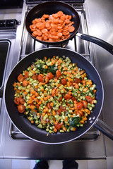 cucinare tritare sminuzzare cuocere verdure verdura coltello gas fornelli