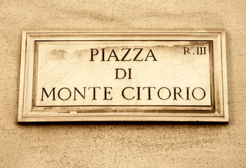 Fototapeta premium Street plate of Piazza di Monte Citorio in Rome, Italy