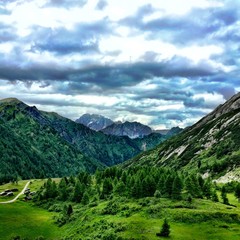 The immensity of Italian' Dolomiti mountains