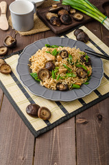 Chinese noodles with chicken and shitake