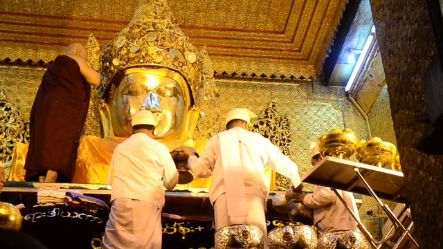 Ritual commences of Mahamuni Buddha Buddha image