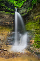 Fototapeta na wymiar Punchbowl Waterfall at Shades