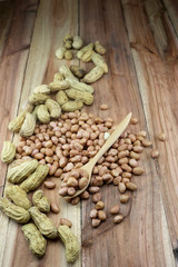 Raw peanuts.