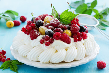 Cake "Pavlova" with summer berries.