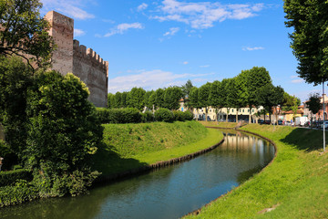 Fototapeta na wymiar le mura di Cittadella