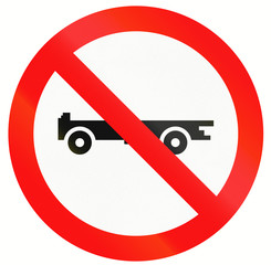 Road sign in Indonesia - No combination vehicles or vehicles hauling trailers