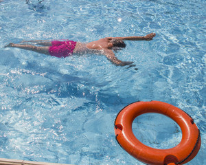 swimmer life jacket, pool