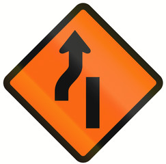 Indonesian temporary road warning sign: Diversion to the left ends