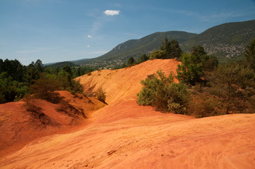 Ockerlandschaft bei Rustrel