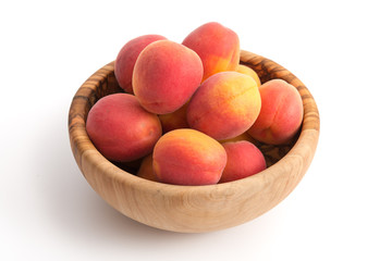 Schale mit Aprikosen