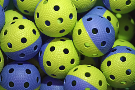 Floorball balls