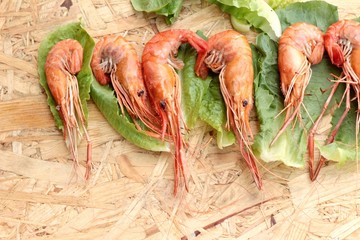 Barbecue grilled shrimp with green vegetables