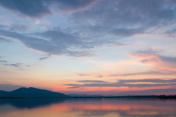 Fototapeta na wymiar beautiful sky after sunset on the lake