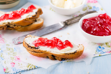 Sandwiches with fresh red currant jam