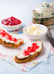 Sandwiches with fresh red currant jam