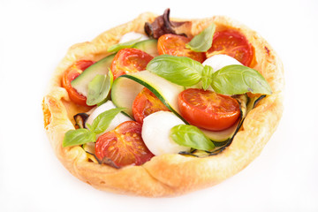 tomato quiche with mozzarella and basil