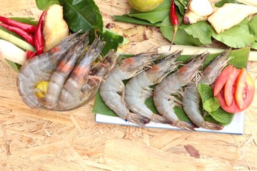 Shrimp and lemon, chilli, lemon grass, kaffir lime leaves for soup spicy