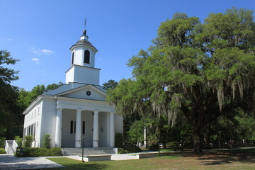 Eine der zahlreichen Kirchen (Presbyterian Church) auf Edisto Island in South Carolina © holger.l.berlin