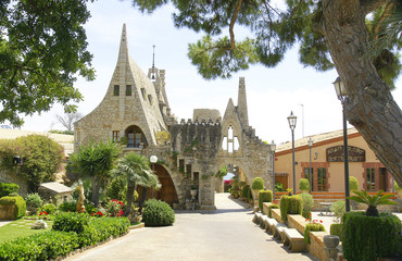 Fototapeta na wymiar Conjunto arquitectónico de Gaudí en El Garraf, Barcelona