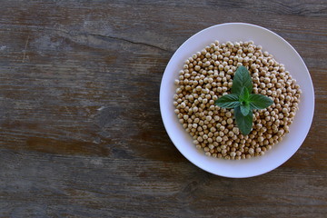 Ciecierzyca i mięta © fotodrobik