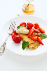 crepes with fresh strawberries