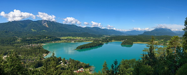 Fototapeta na wymiar Panorama Faaker See / Kärnten / Österreich