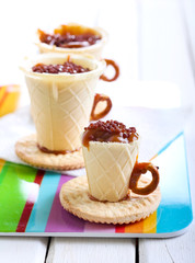 Edible teacup cookies