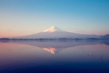 Schilderijen op glas Fuji-berg denkt na over meer Kawaguchiko. © pushish images