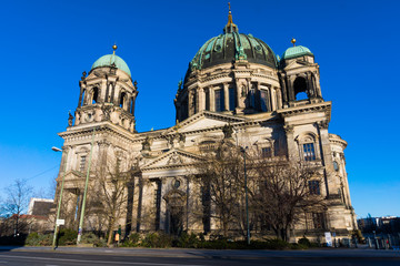 Fototapeta na wymiar Berlin Cathedral (Berliner Dom) Evangelical neo-renaissance cat