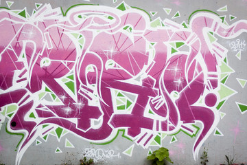 Mur de graffiti coloré