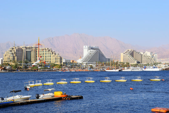 Gulf of Eilat, luxurious hotels in popular resort - Eilat