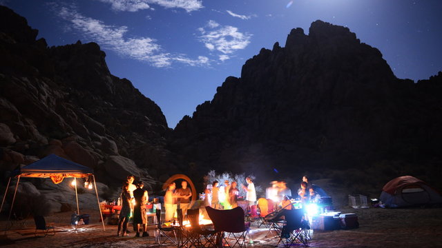  Time lapse footage with zoom in motion of camping in the desert of Joshua Tree National Park, California