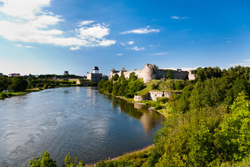 Fototapeta na wymiar Two fortresses and river between (Ivangorod and Narva)