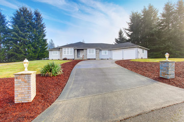 Nice modern house with driveway.