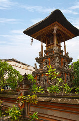 Fototapeta na wymiar Balinese temple