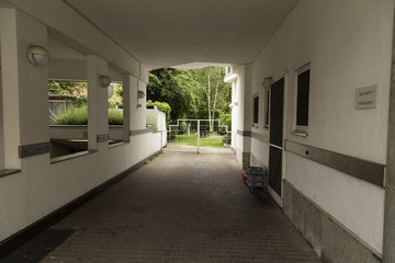 Obraz premium An entrance to a living space 