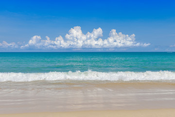 Fototapeta na wymiar Sea and sand tropical sea under the blue sky.