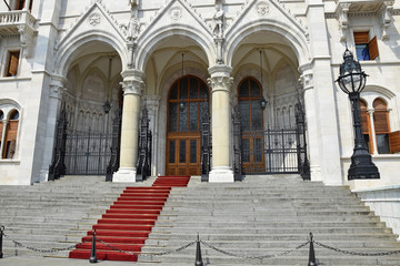Fototapeta na wymiar Entrance of the parliament building, Budapest, Hungary