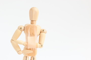 デッサン人形と絆創膏