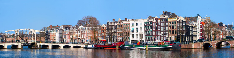 City life in Amsterdam city center - obrazy, fototapety, plakaty