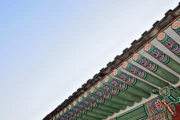 Fototapeta na wymiar Detail of eaves in Gyeongbok Palace in Seoul, Korea