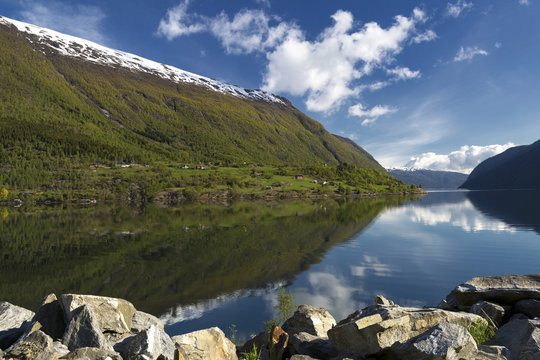 Fjord in  Norwegen Perspektive 