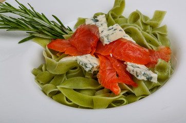 Pasta with salmon and blue cheese