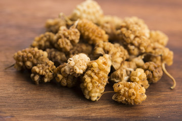 dried mulberry