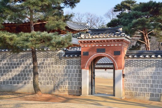 Korean Traditional gate and wall in Gyeongbokgung
