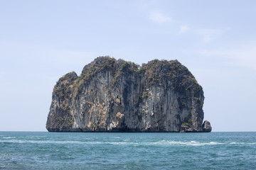 Fototapeta na wymiar Islands at the near Rilay beach
