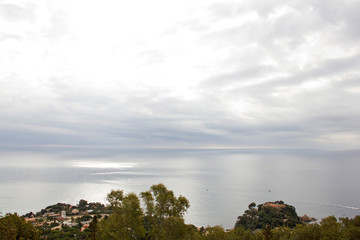 Cielo y mar se funden en la costa de Blanes