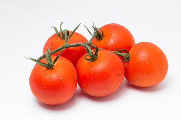 トマト（房付きのトマト）　横位置