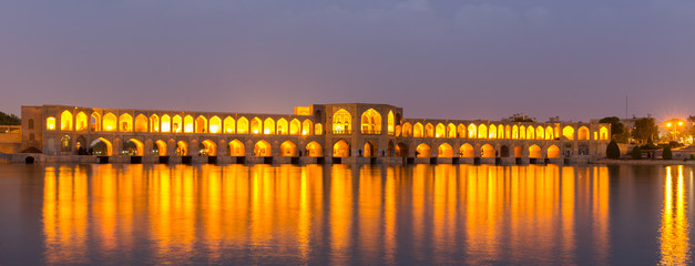 De oude Khaju-brug, (Pol-e Khaju), in Isfahan, Iran