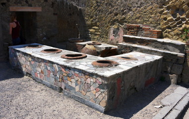 Thermopolium-III-Herculaneum-Italien 